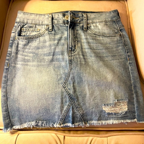Juniors size 7 Jean skirt - Picture 1 of 2